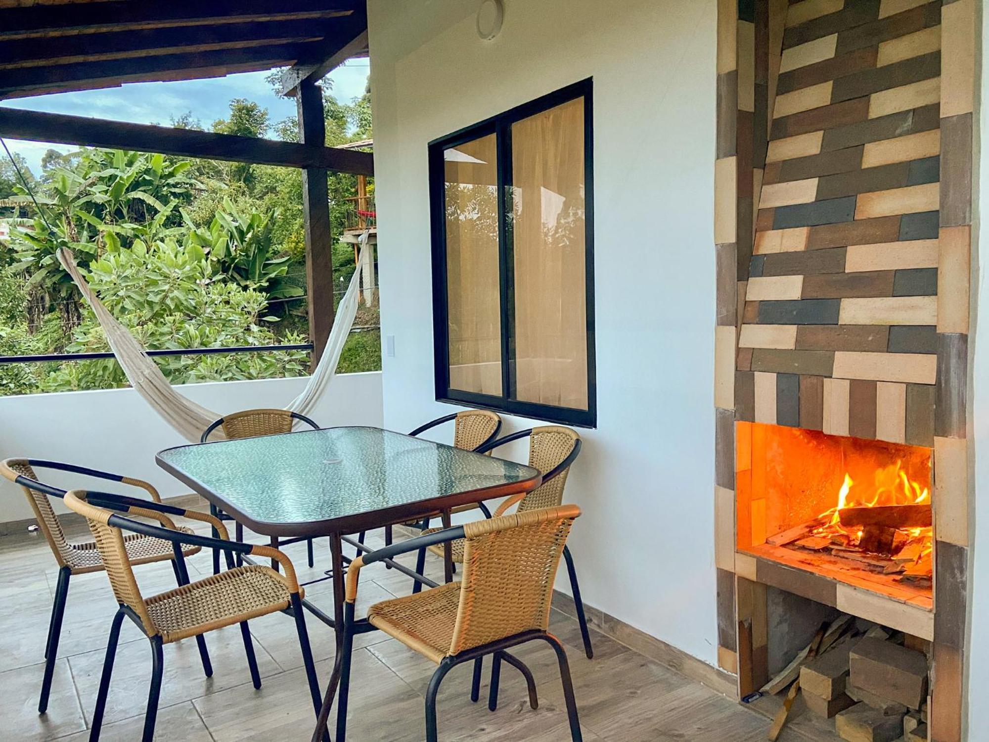 Cabanas Con Jacuzzi Y Chimenea - Casa Floral, Marinilla Extérieur photo