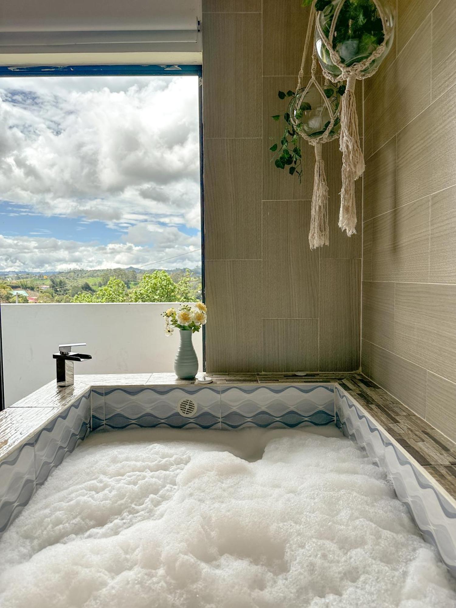 Cabanas Con Jacuzzi Y Chimenea - Casa Floral, Marinilla Extérieur photo