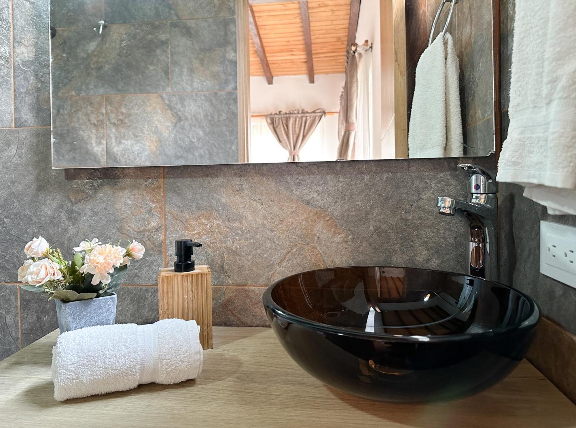 Cabanas Con Jacuzzi Y Chimenea - Casa Floral, Marinilla Extérieur photo